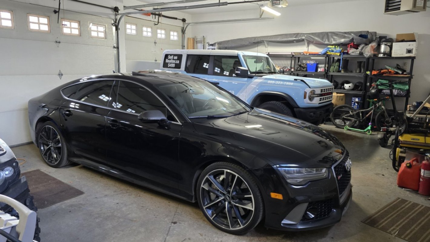 2016 Audi RS7 Performance - A driver's delight! 2016 with ceramic brakes!