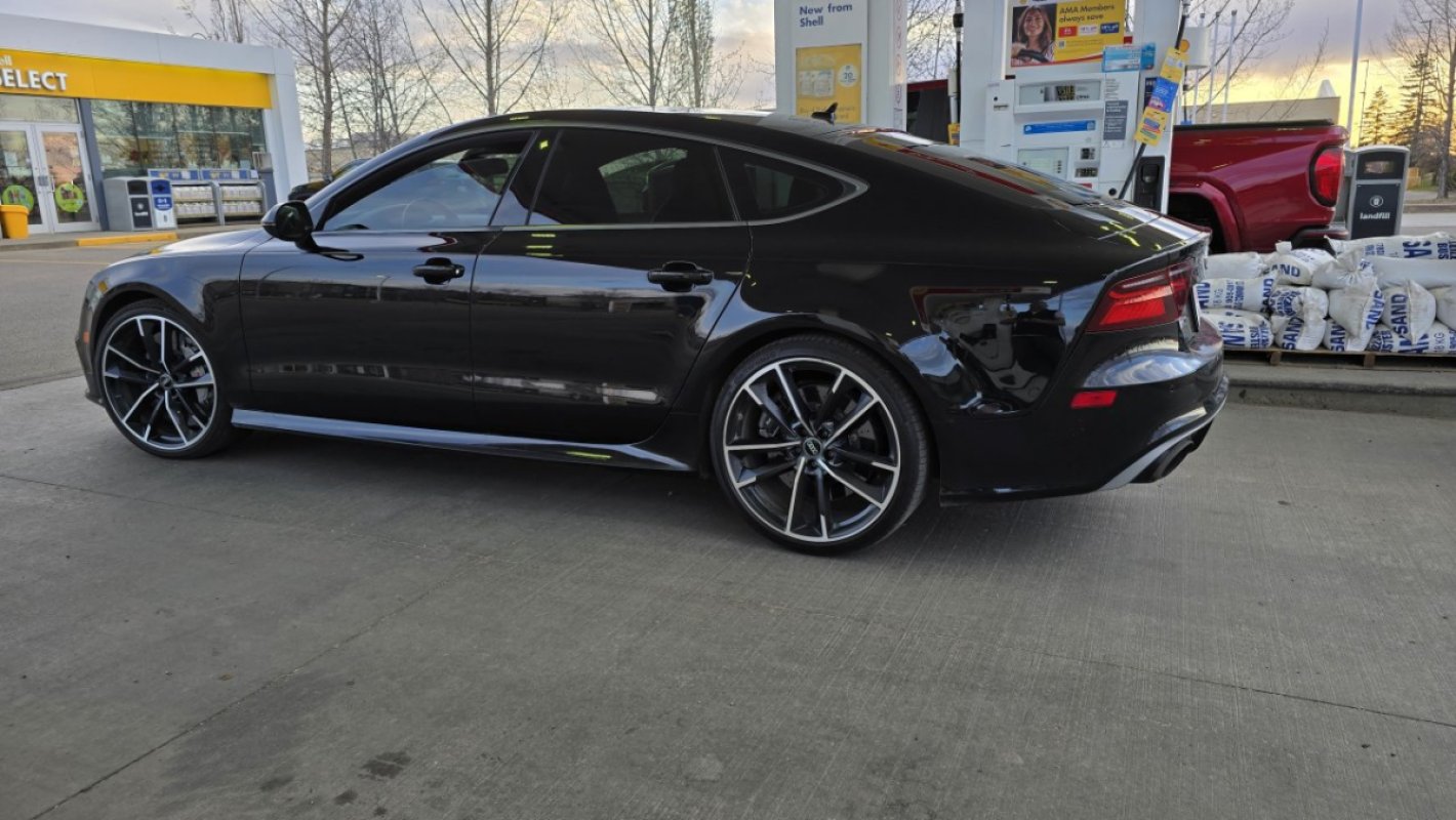 2016 Audi RS7 Performance - A driver's delight! 2016 with ceramic brakes!