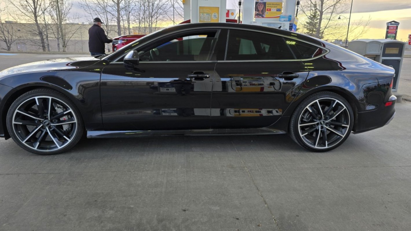 2016 Audi RS7 Performance - A driver's delight! 2016 with ceramic brakes!