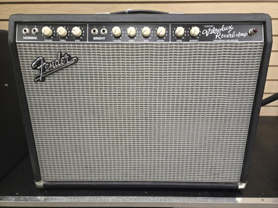 FENDER "CUSTOM" VIBROLUX REVERB AMP