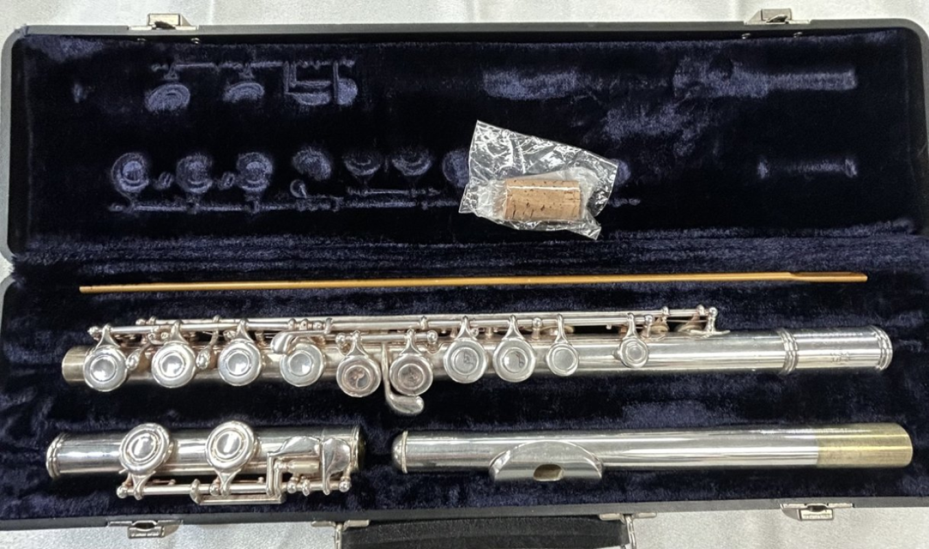 Artley Model:56500318-0 Silver Plated Flute
